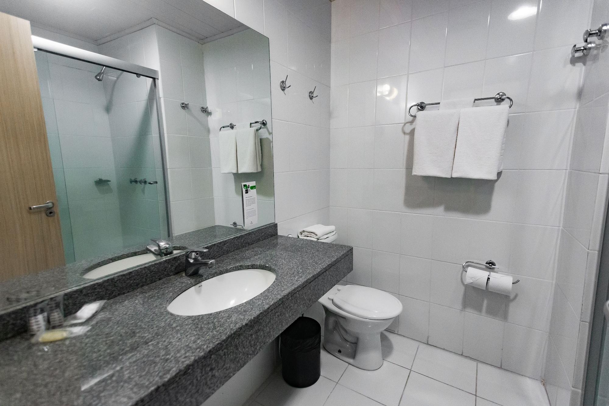 Hotel Master Cosmopolitan Moinhos De Vento 4*