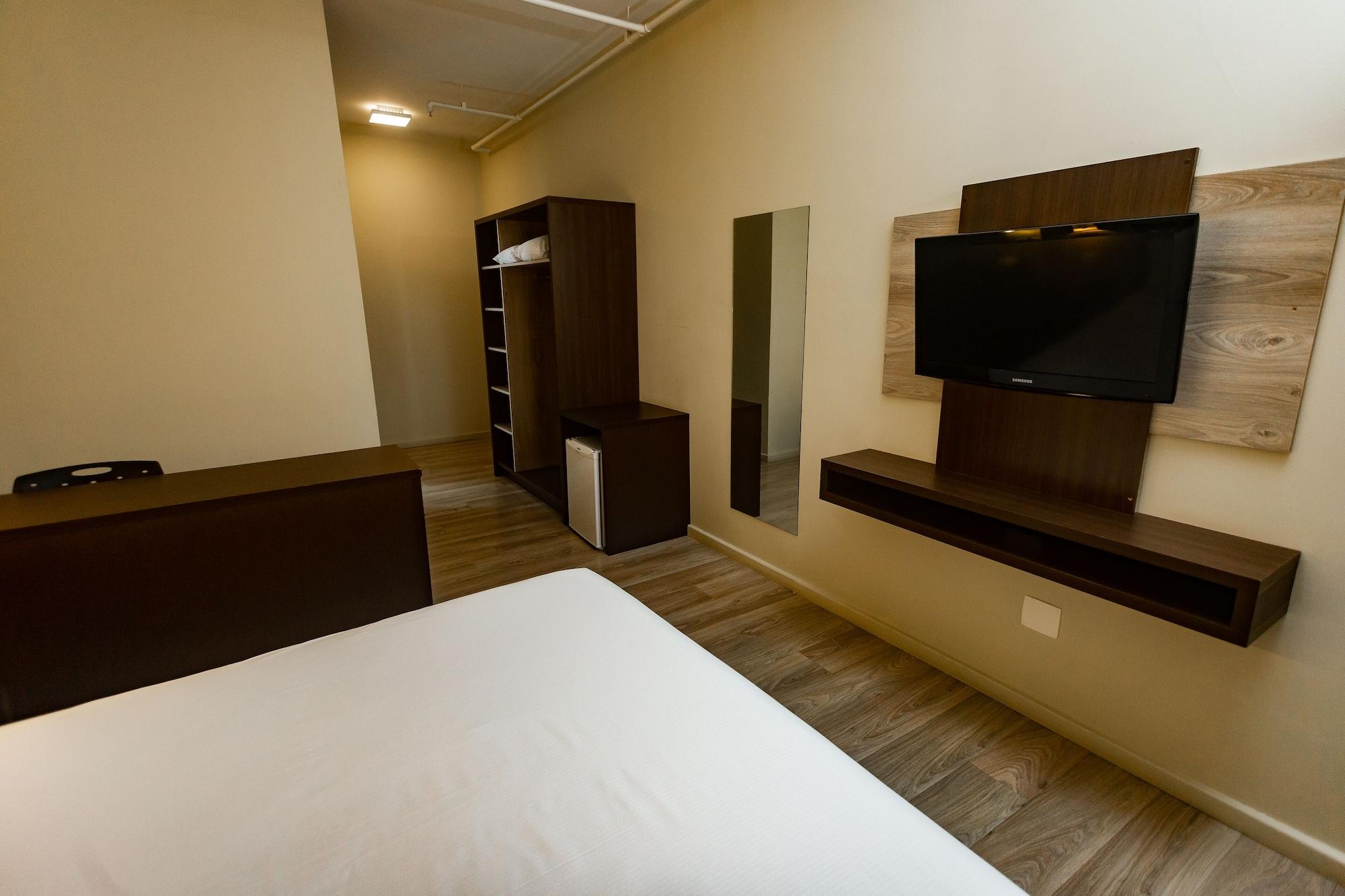 Hotel Master Cosmopolitan Moinhos De Vento 4*